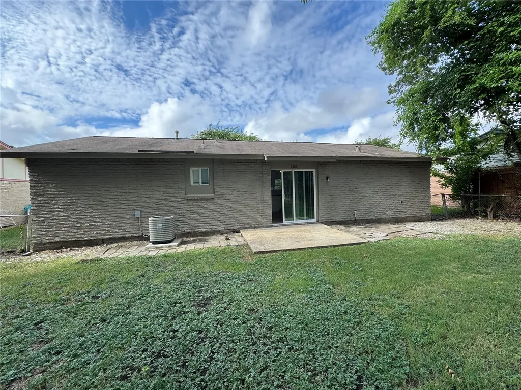 1201 Shorehaven Drive Garland TX 75040