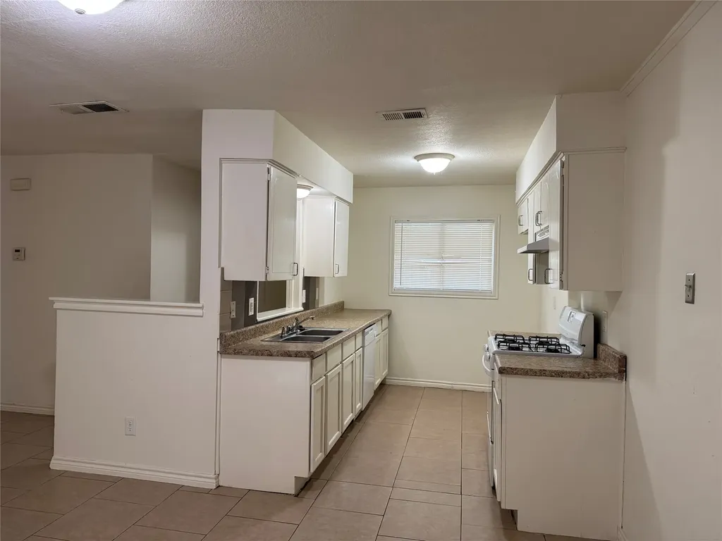 1201 Shorehaven Drive Garland TX 75040