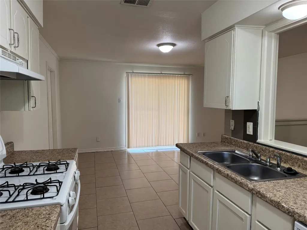 1201 Shorehaven Drive Garland TX 75040