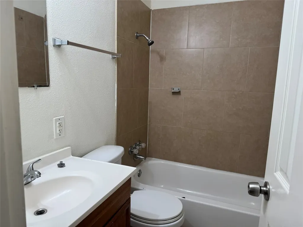 1201 Shorehaven Drive Garland TX 75040