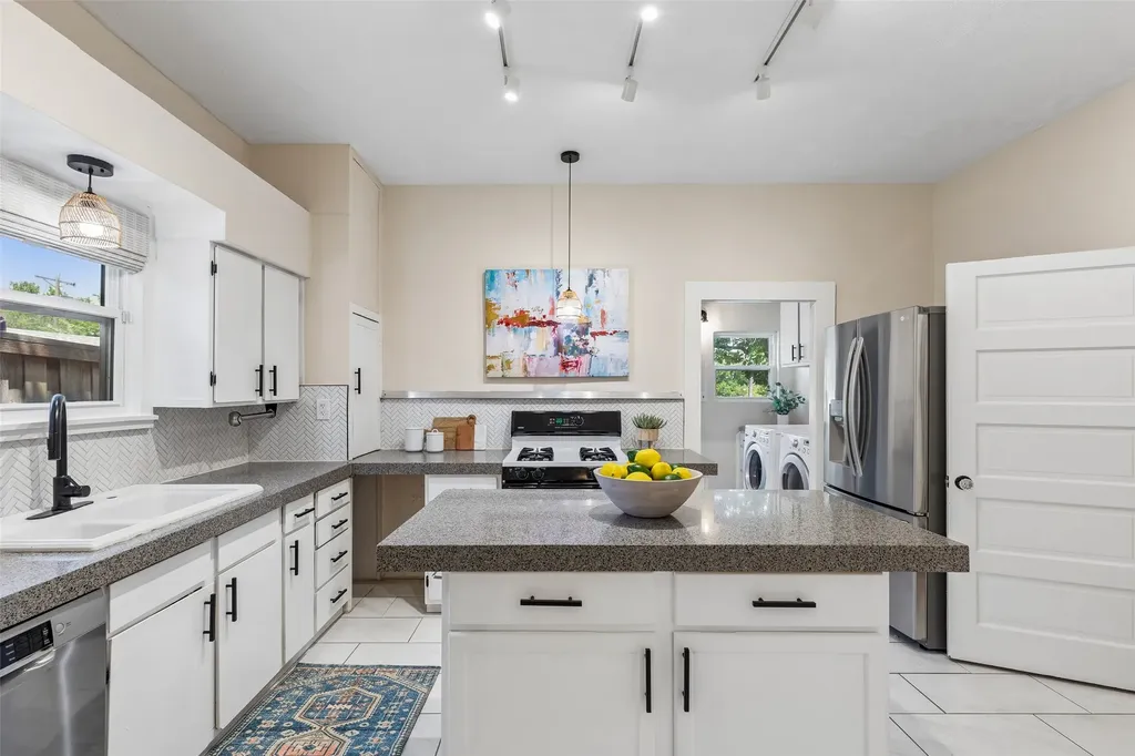 802 Turner Avenue Dallas TX 75208