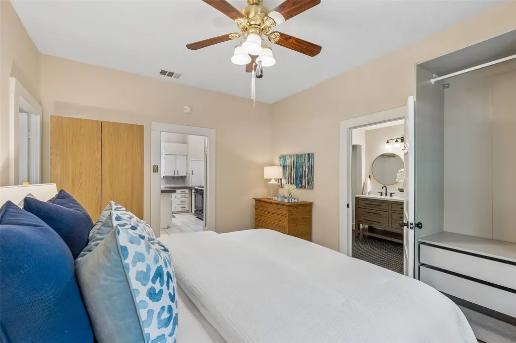 802 Turner Avenue Dallas TX 75208