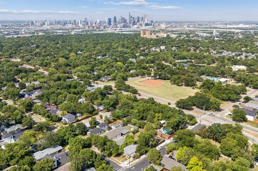 802 Turner Avenue Dallas TX 75208