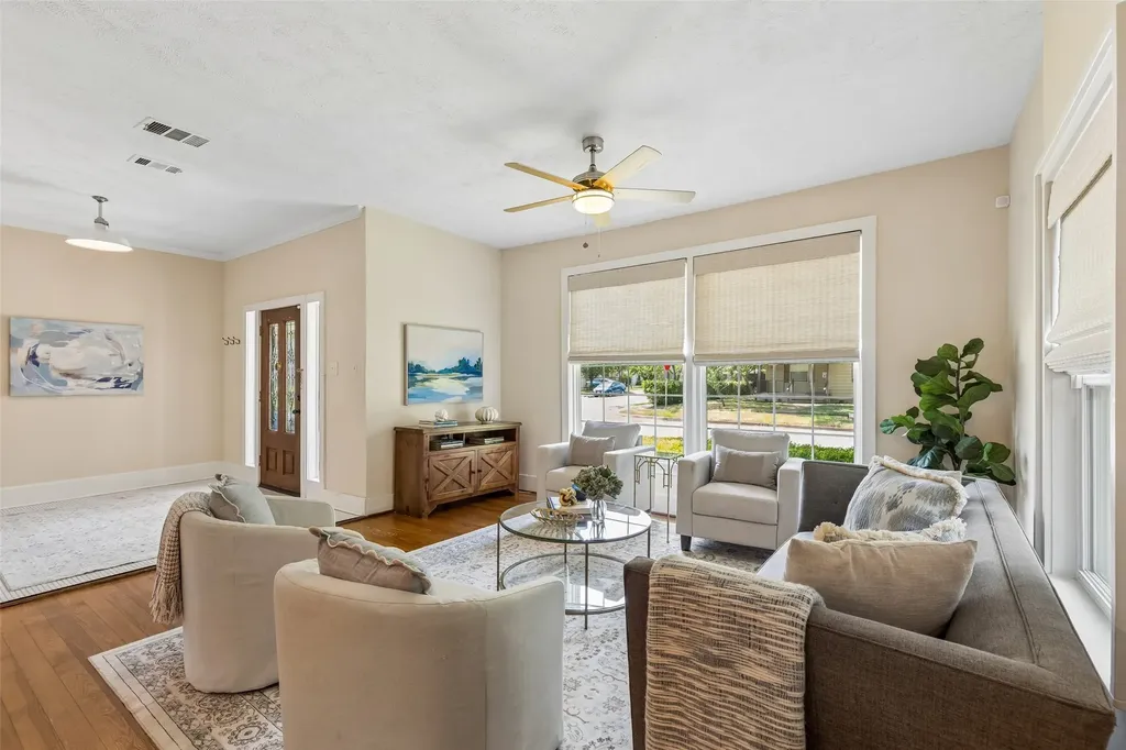 802 Turner Avenue Dallas TX 75208
