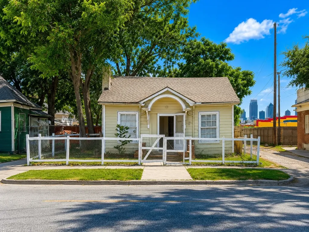 1209 N Carroll Avenue Dallas TX 75204