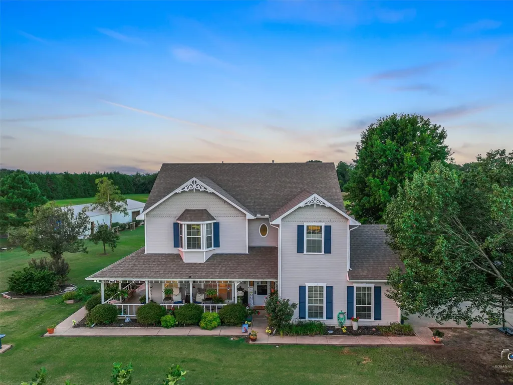 1880 County Road 2610 Bonham TX 75418