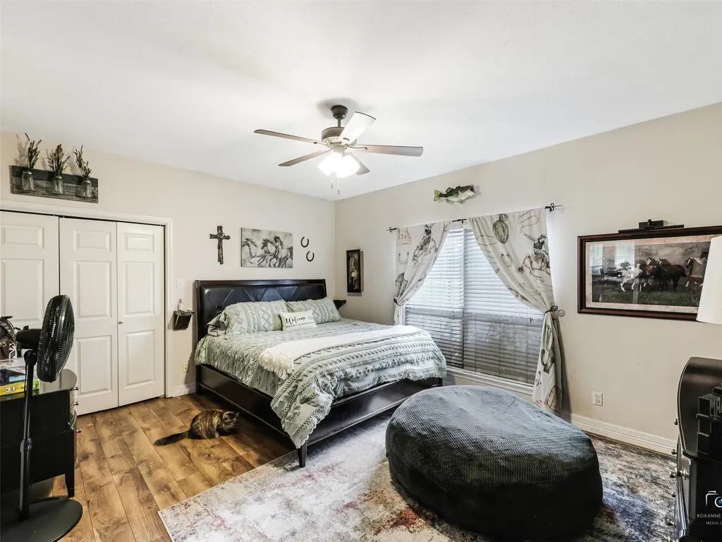 1880 County Road 2610 Bonham TX 75418