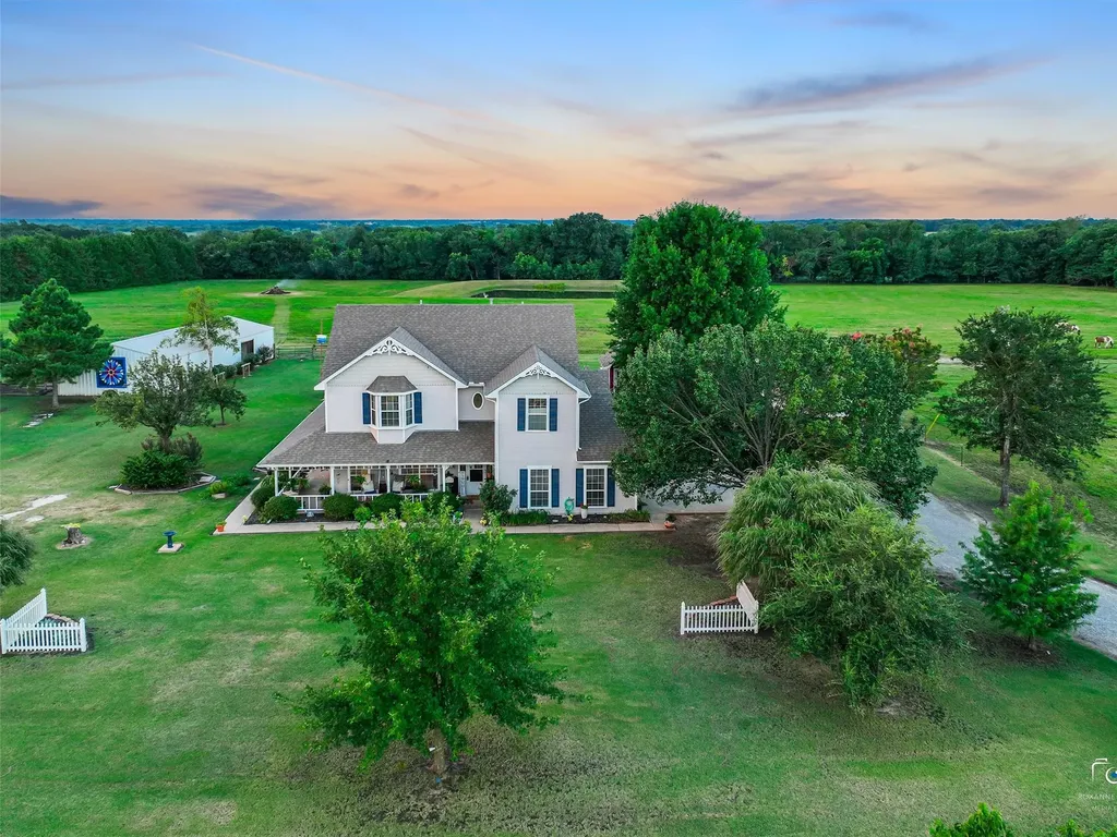 1880 County Road 2610 Bonham TX 75418