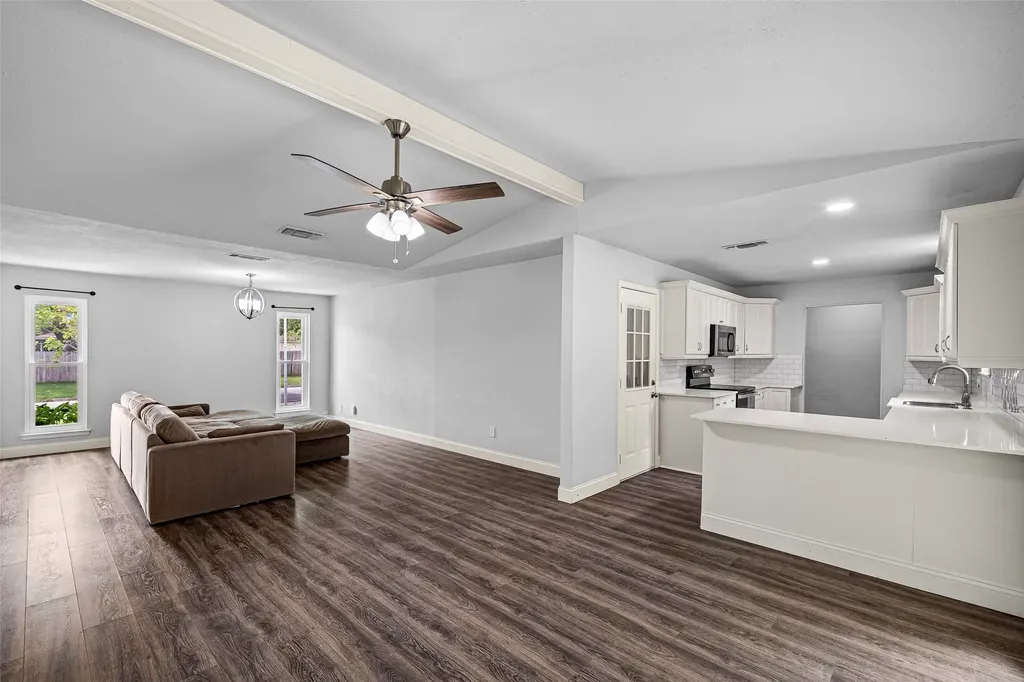 1005 Keller Avenue Benbrook TX 76126