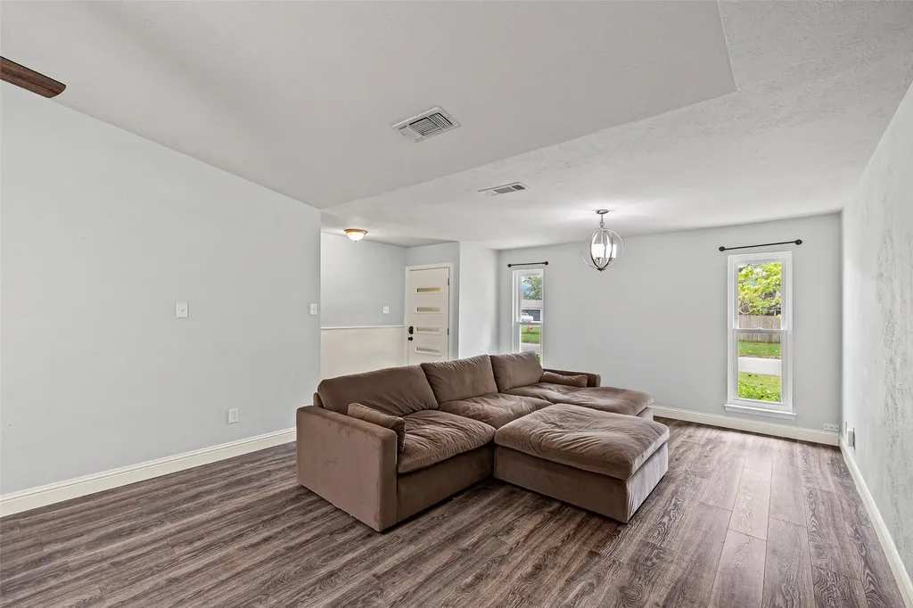 1005 Keller Avenue Benbrook TX 76126