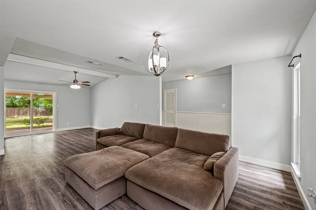 1005 Keller Avenue Benbrook TX 76126