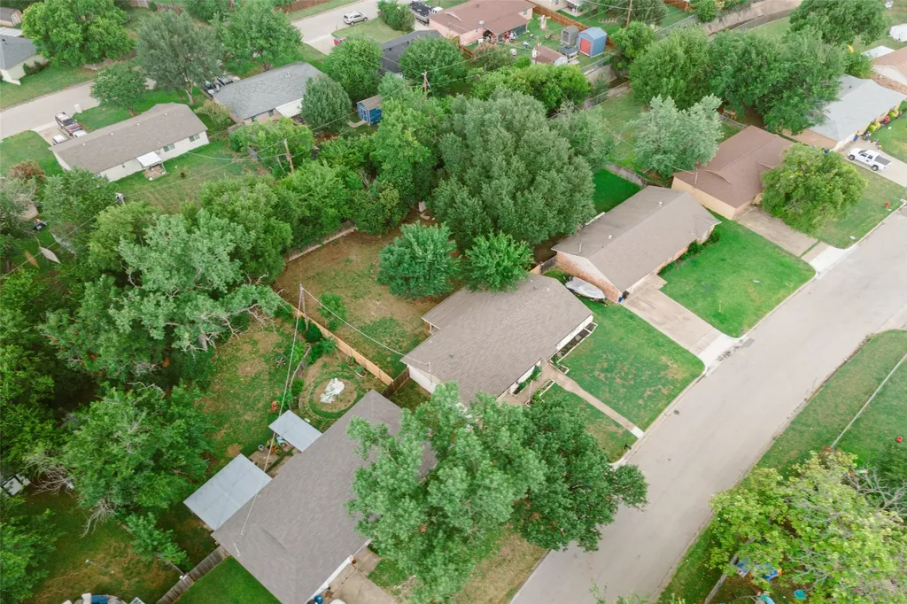 1005 Keller Avenue Benbrook TX 76126