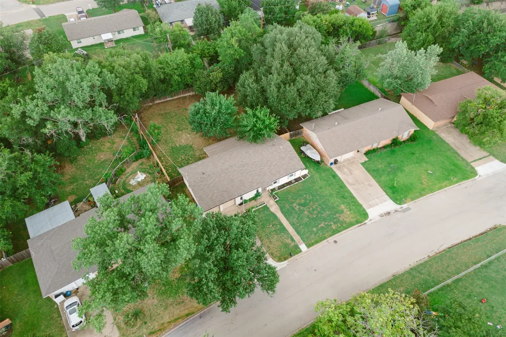 1005 Keller Avenue Benbrook TX 76126