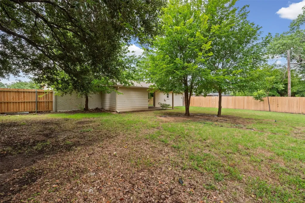 1005 Keller Avenue Benbrook TX 76126
