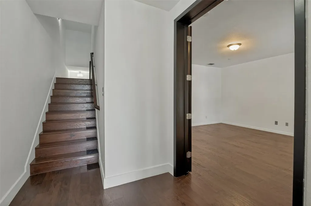 3906 Asbury Lane Addison TX 75001