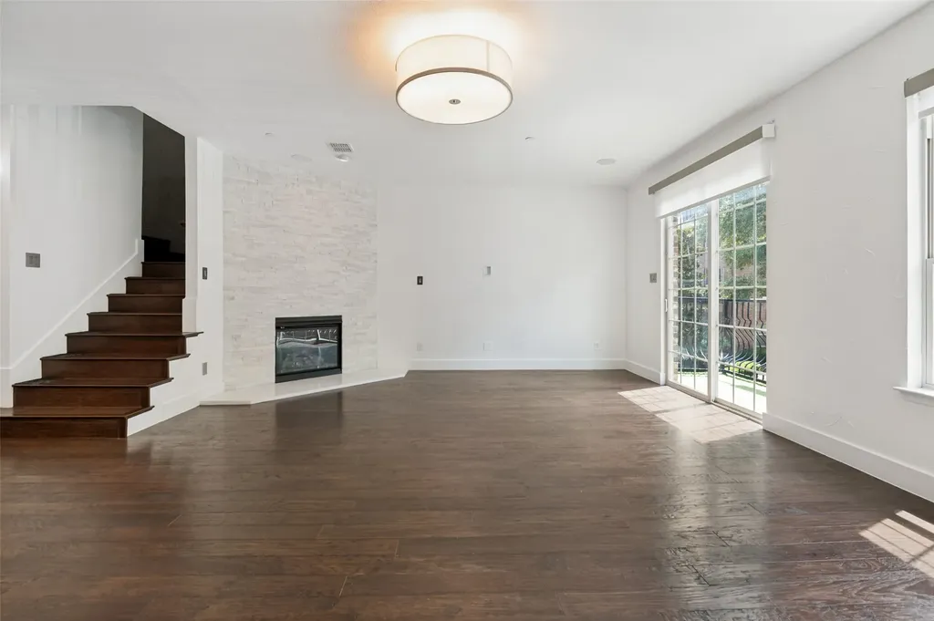 3906 Asbury Lane Addison TX 75001
