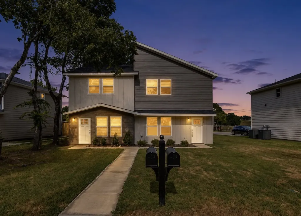 931-933 River Road Fort Worth TX 76114