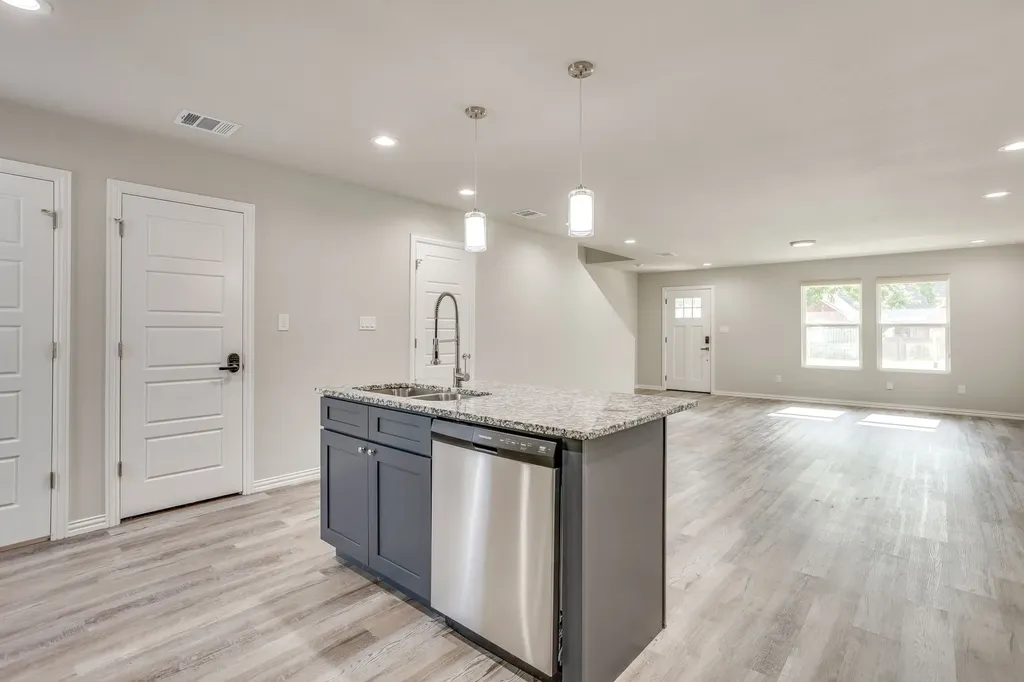 931-933 River Road Fort Worth TX 76114