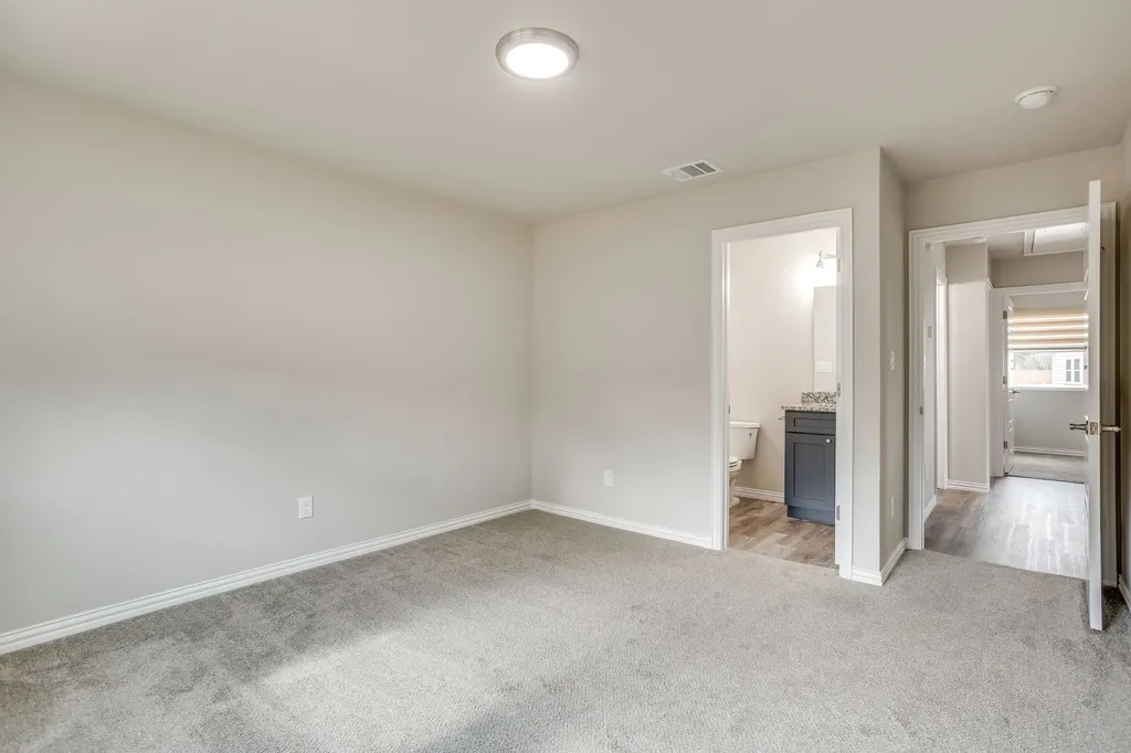 931-933 River Road Fort Worth TX 76114