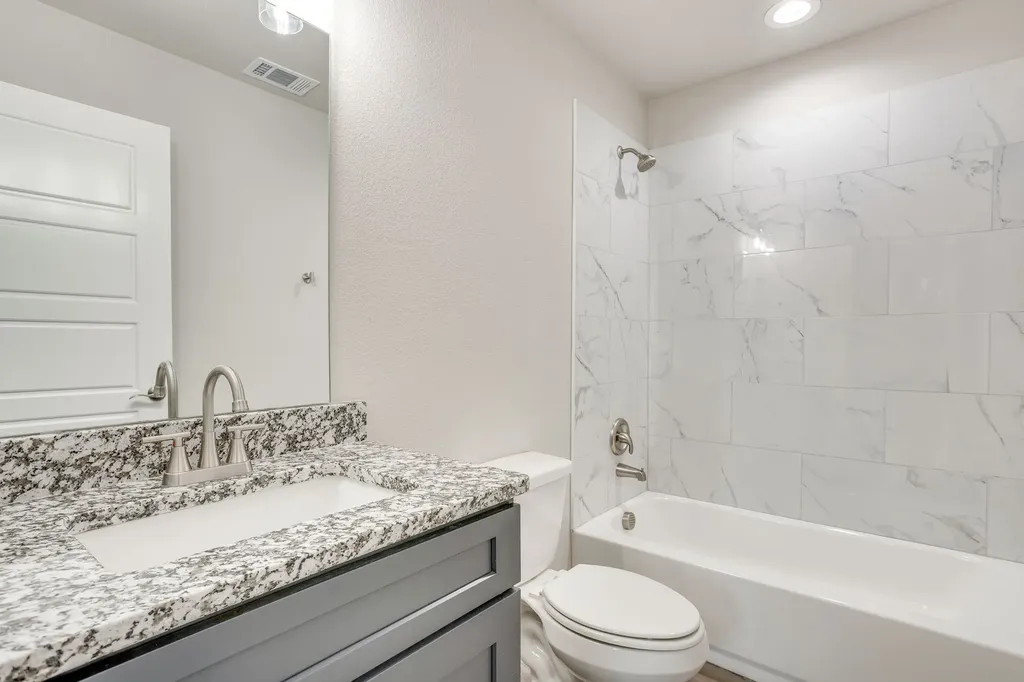 931-933 River Road Fort Worth TX 76114