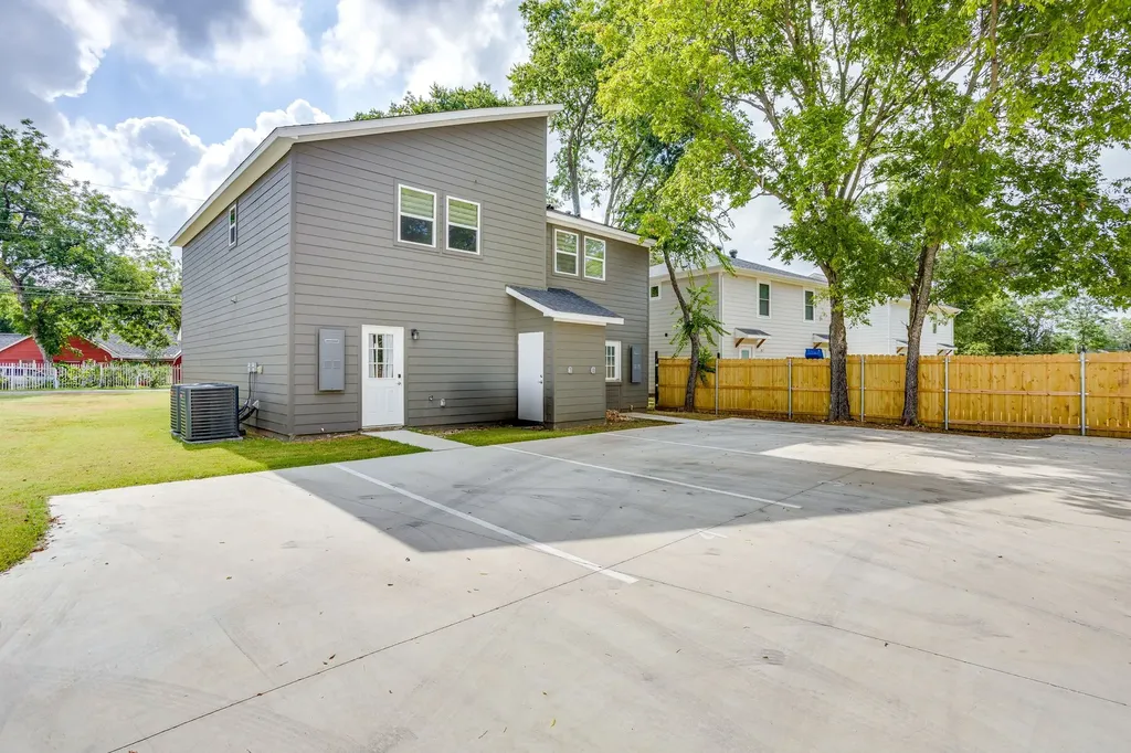 931-933 River Road Fort Worth TX 76114