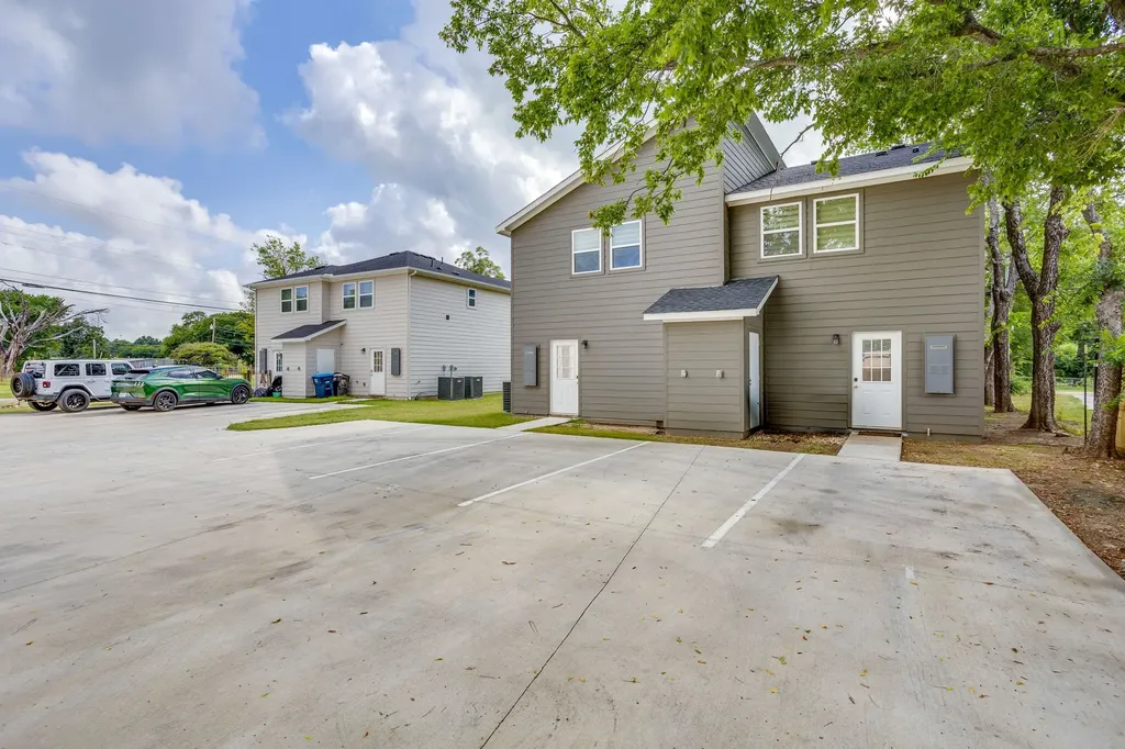931-933 River Road Fort Worth TX 76114