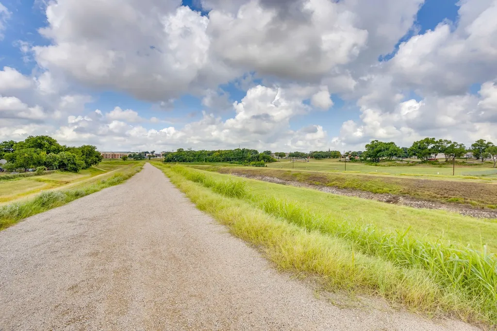 931-933 River Road Fort Worth TX 76114