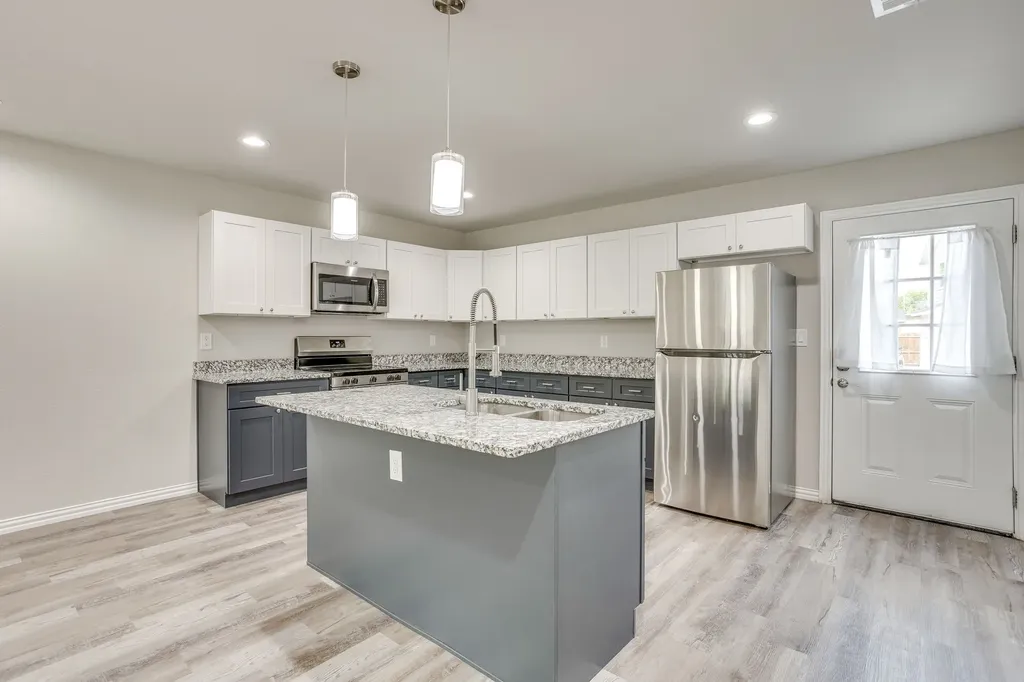 931-933 River Road Fort Worth TX 76114