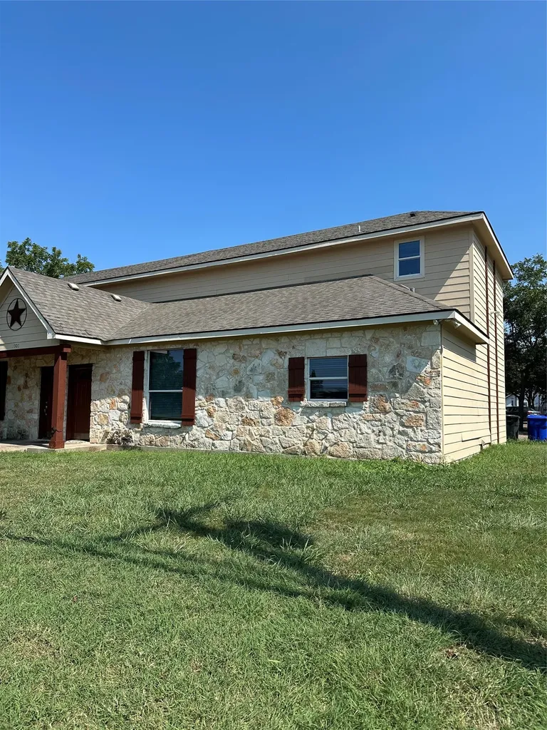 1900 S 15th Street Waco TX 76706