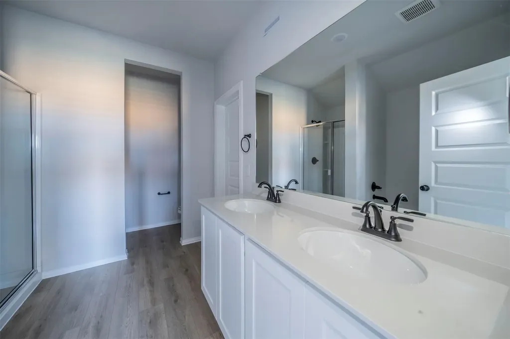 516 Ridgewood Drive Van Alstyne TX 75495