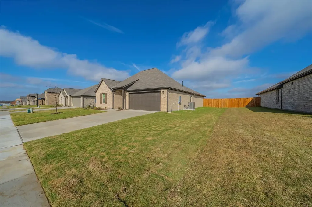516 Ridgewood Drive Van Alstyne TX 75495