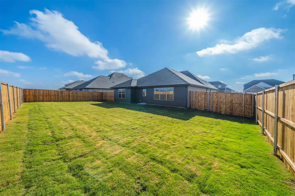 516 Ridgewood Drive Van Alstyne TX 75495