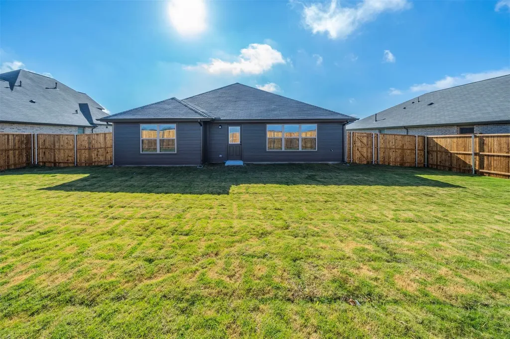 516 Ridgewood Drive Van Alstyne TX 75495