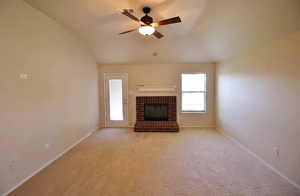 2816 Park Springs Drive Grand Prairie TX 75052