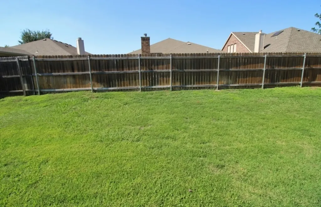 2816 Park Springs Drive Grand Prairie TX 75052
