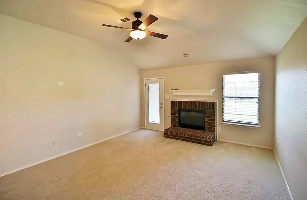 2816 Park Springs Drive Grand Prairie TX 75052