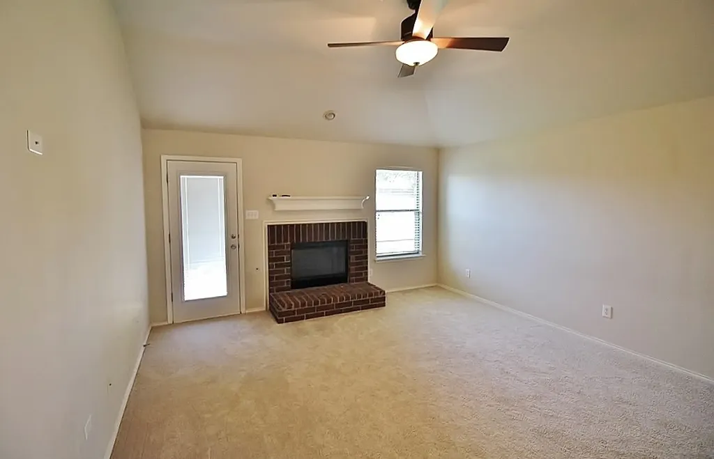 2816 Park Springs Drive Grand Prairie TX 75052