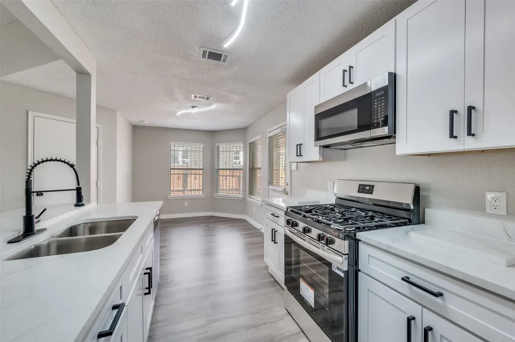 2238 Arroyo Avenue Dallas TX 75219