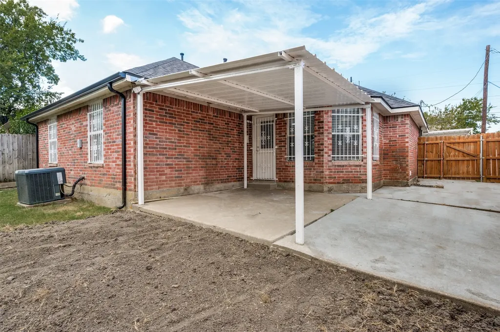 2238 Arroyo Avenue Dallas TX 75219