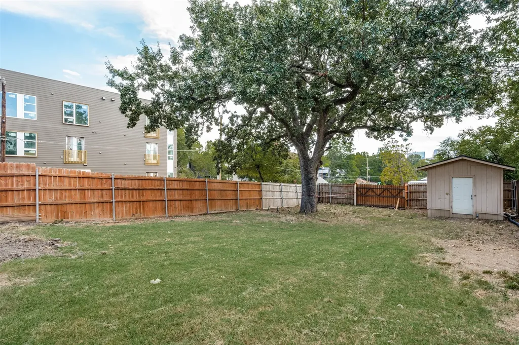 2238 Arroyo Avenue Dallas TX 75219