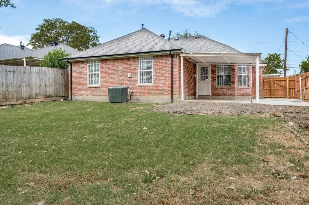 2238 Arroyo Avenue Dallas TX 75219