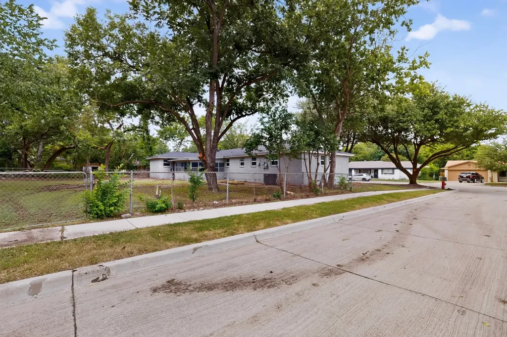 4401 Steven Street North Richland Hills TX 76180