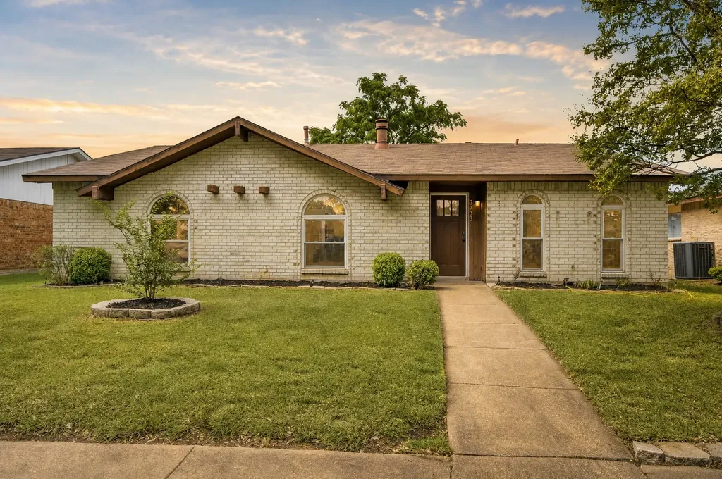 2733 Teakwood Drive Garland TX 75044