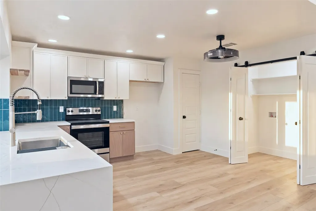 2733 Teakwood Drive Garland TX 75044