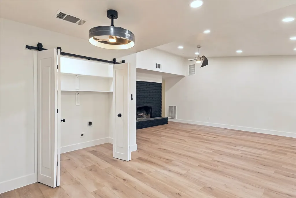 2733 Teakwood Drive Garland TX 75044