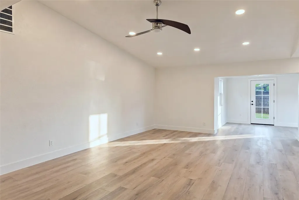 2733 Teakwood Drive Garland TX 75044