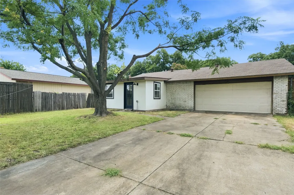 2733 Teakwood Drive Garland TX 75044