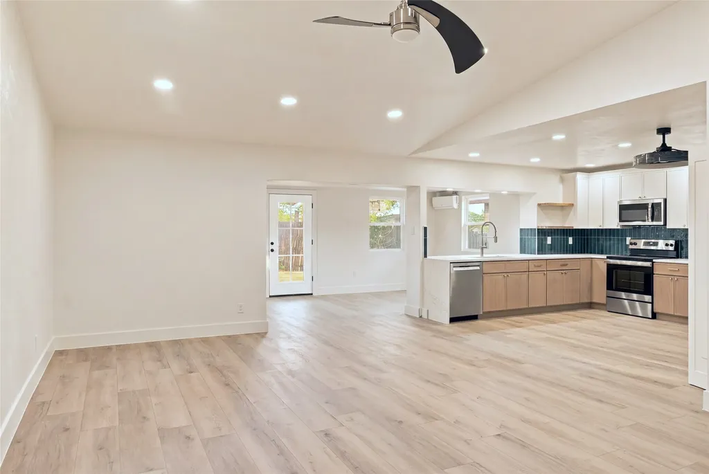 2733 Teakwood Drive Garland TX 75044