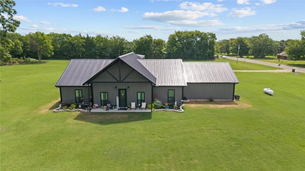 7122 Farm Road 1499 Sumner TX 75486