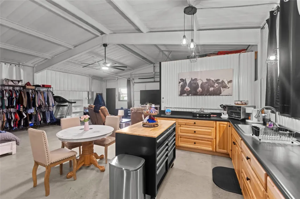 7122 Farm Road 1499 Sumner TX 75486